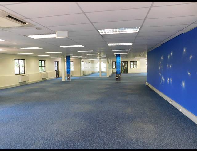 542M² OFFICE TO LET IN HYDE PARK